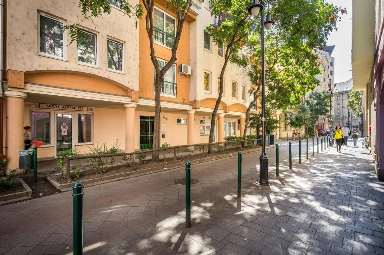 Beautiful Three Bedrooms Apartment With Free Parking Close To The Danube Coast Budapesta Exterior foto