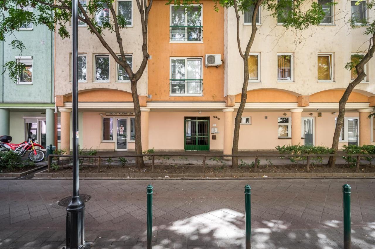 Beautiful Three Bedrooms Apartment With Free Parking Close To The Danube Coast Budapesta Exterior foto