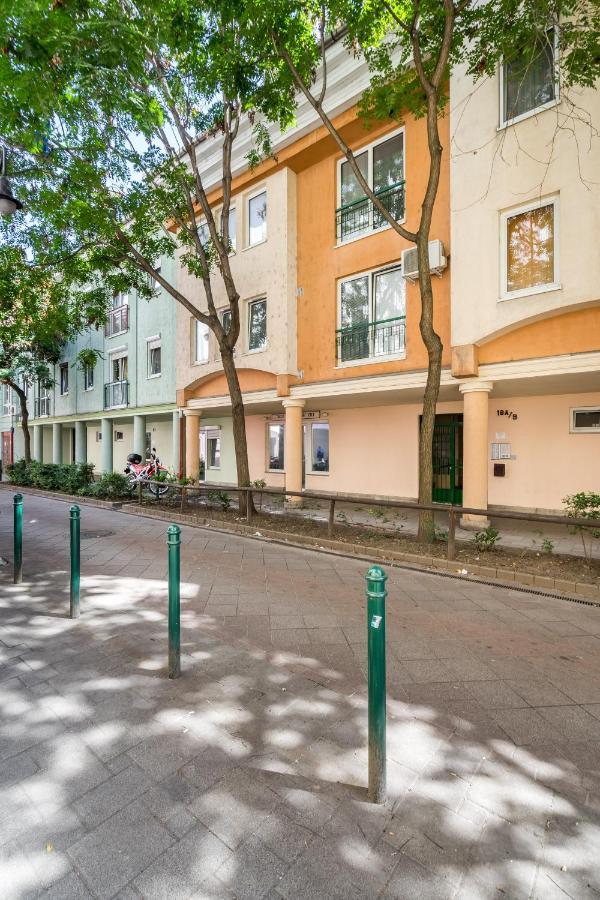 Beautiful Three Bedrooms Apartment With Free Parking Close To The Danube Coast Budapesta Exterior foto