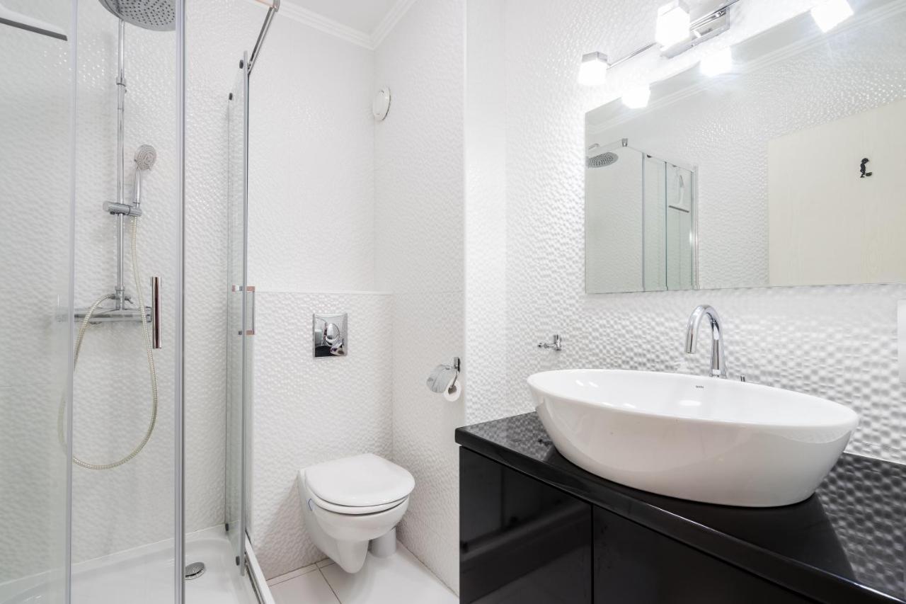 Beautiful Three Bedrooms Apartment With Free Parking Close To The Danube Coast Budapesta Exterior foto