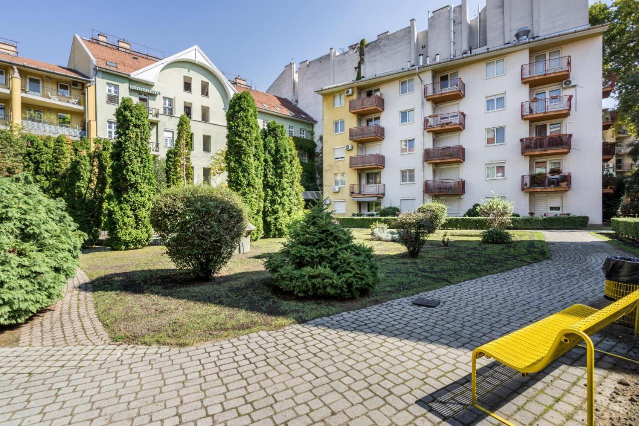 Beautiful Three Bedrooms Apartment With Free Parking Close To The Danube Coast Budapesta Exterior foto