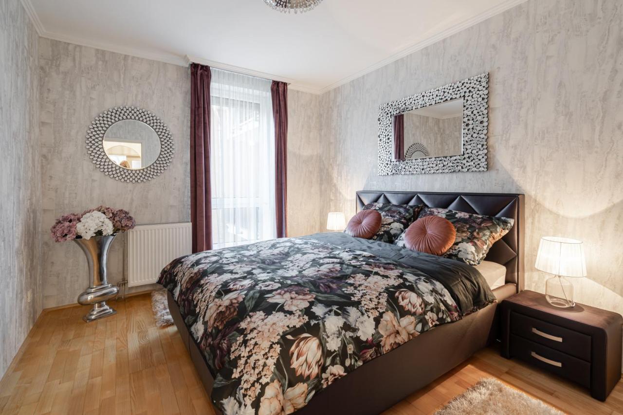 Beautiful Three Bedrooms Apartment With Free Parking Close To The Danube Coast Budapesta Exterior foto