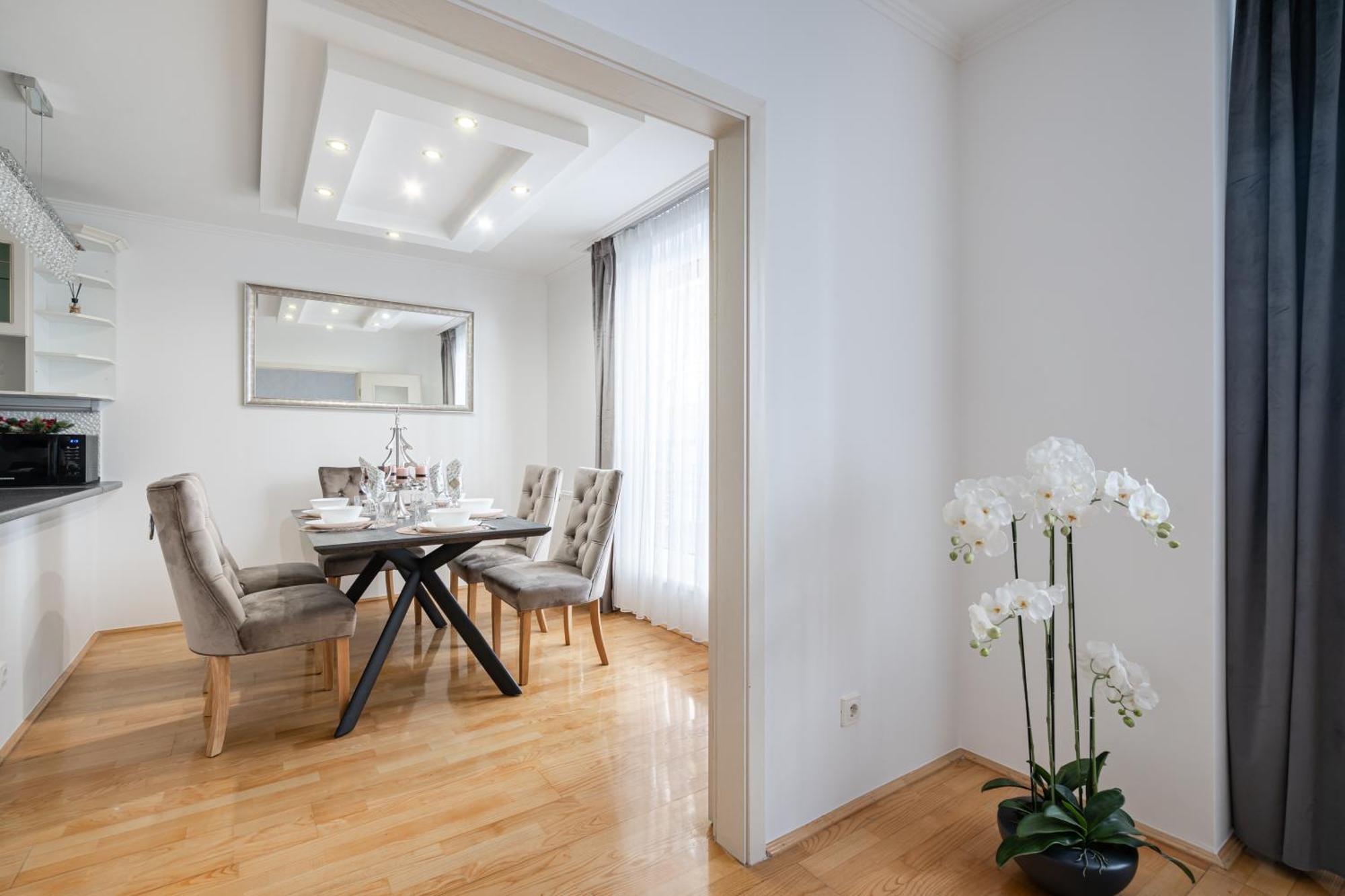 Beautiful Three Bedrooms Apartment With Free Parking Close To The Danube Coast Budapesta Exterior foto