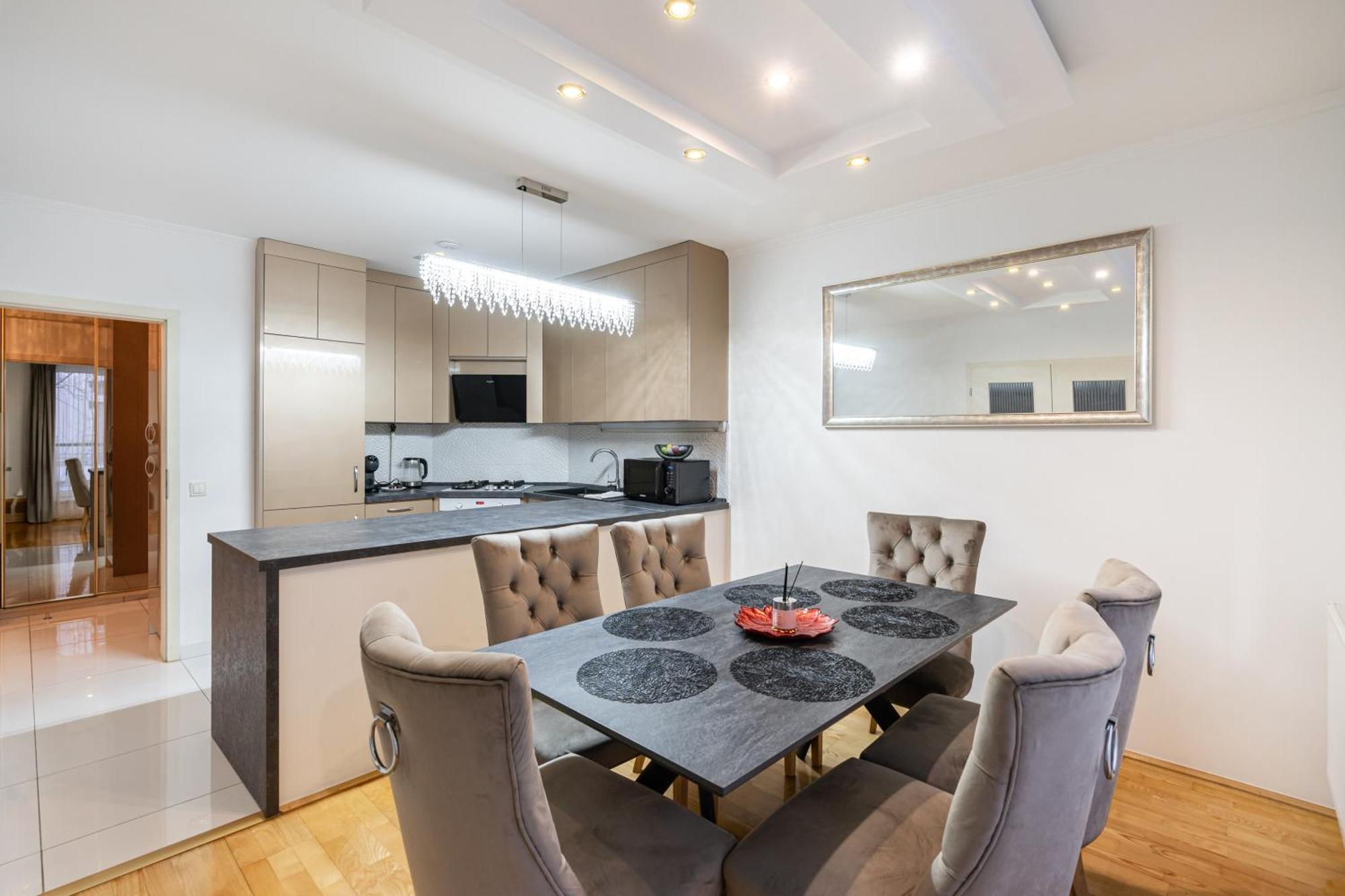 Beautiful Three Bedrooms Apartment With Free Parking Close To The Danube Coast Budapesta Exterior foto